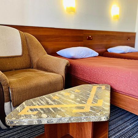 Intourist-Zakarpattia Hotel أوزهورود المظهر الخارجي الصورة
