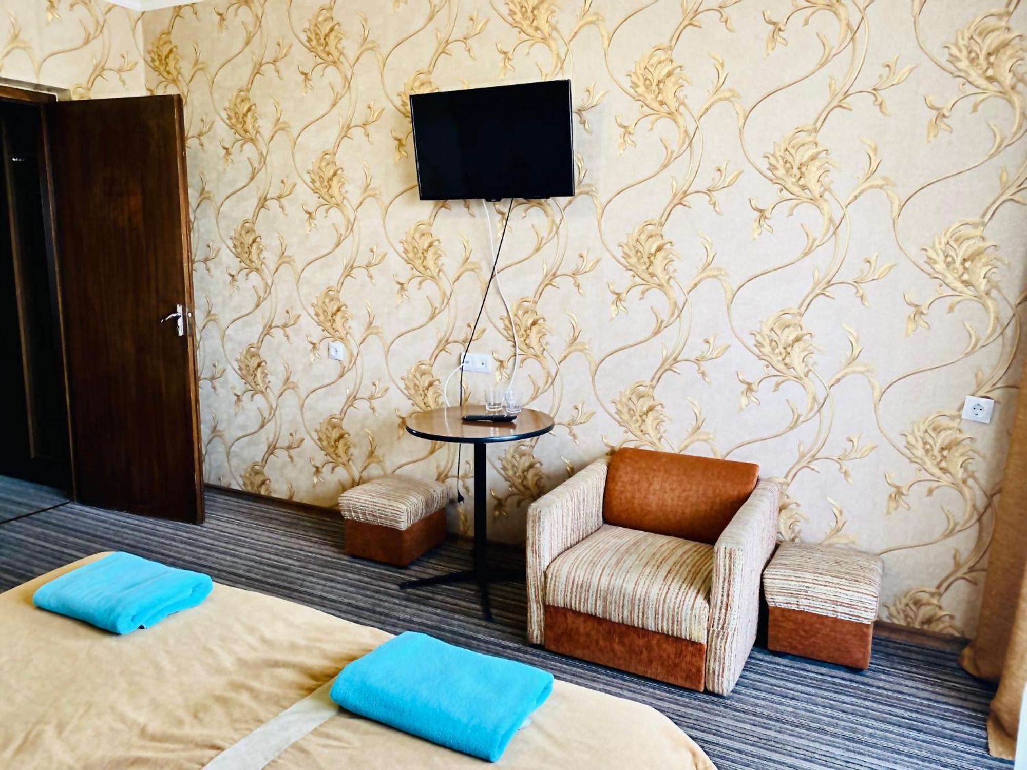 Intourist-Zakarpattia Hotel أوزهورود المظهر الخارجي الصورة
