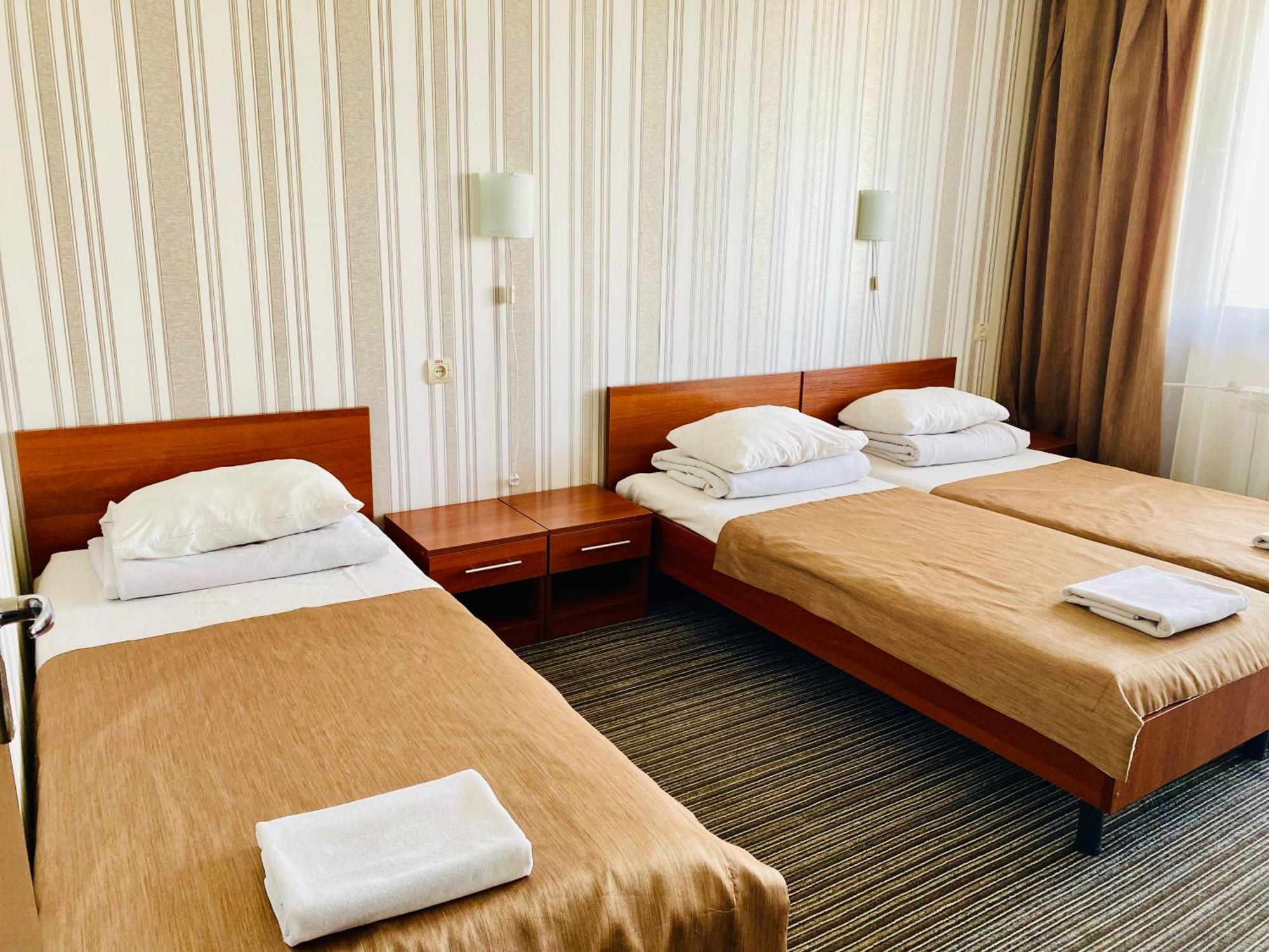 Intourist-Zakarpattia Hotel أوزهورود المظهر الخارجي الصورة