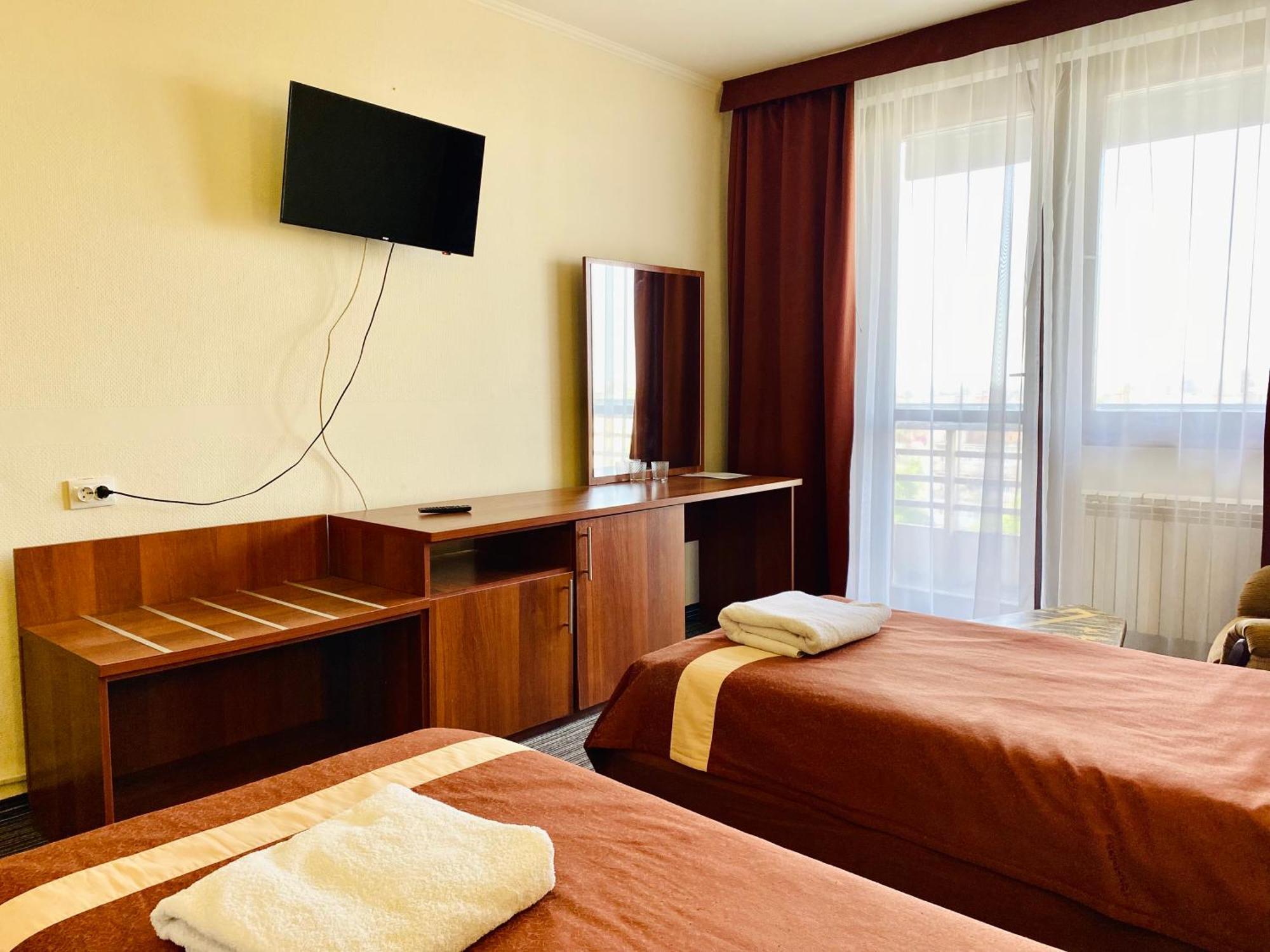 Intourist-Zakarpattia Hotel أوزهورود المظهر الخارجي الصورة